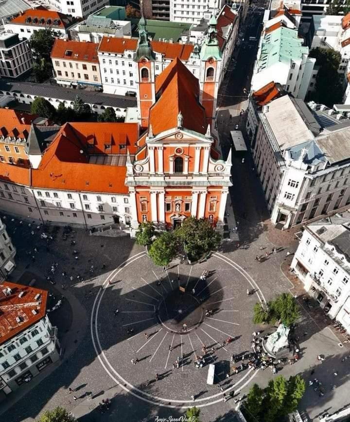 Little Plaza Centre * Laibach